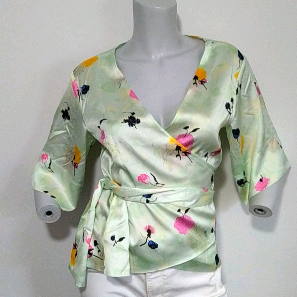 Cest Moi wrap top M/L